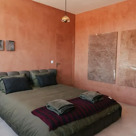 Stylish Boavista King Bed - Casa Da Musica Oporto